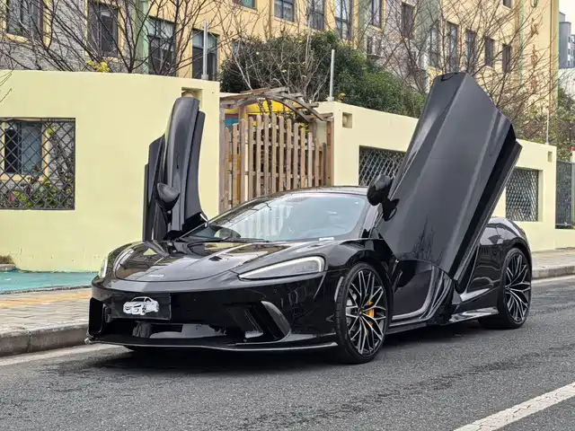 MCLAREN GT