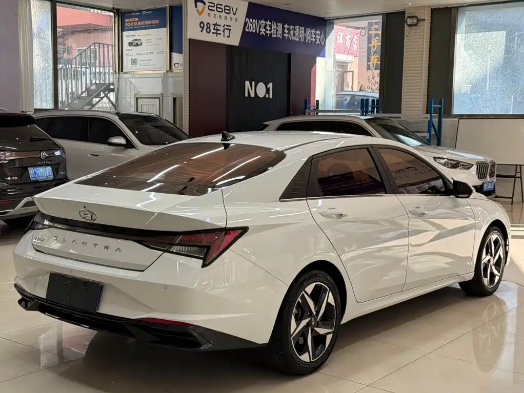 Hyundai Elantra — миниатюра 4