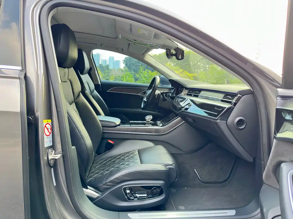 Audi A8 — миниатюра 7