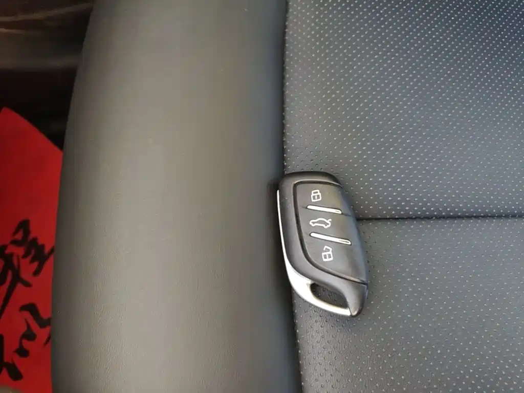 Roewe RX5 — миниатюра 9