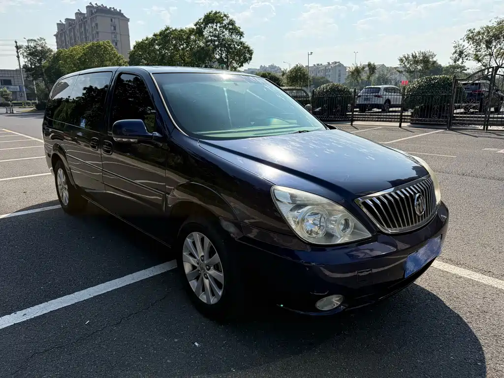 Buick GL8 — миниатюра 3