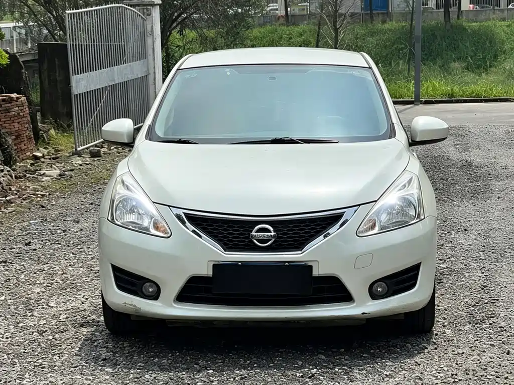 Nissan Tiida — миниатюра 2