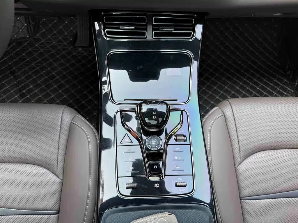 BYD Han — миниатюра 15