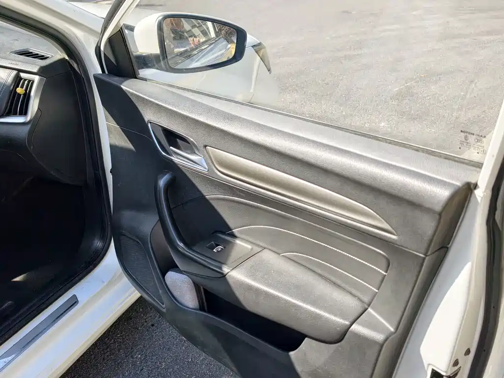 Roewe i6 Classic — миниатюра 13