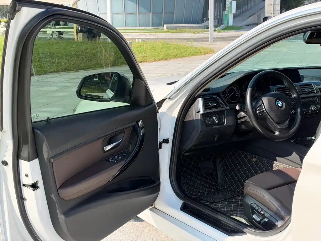 BMW 3 Series — миниатюра 7