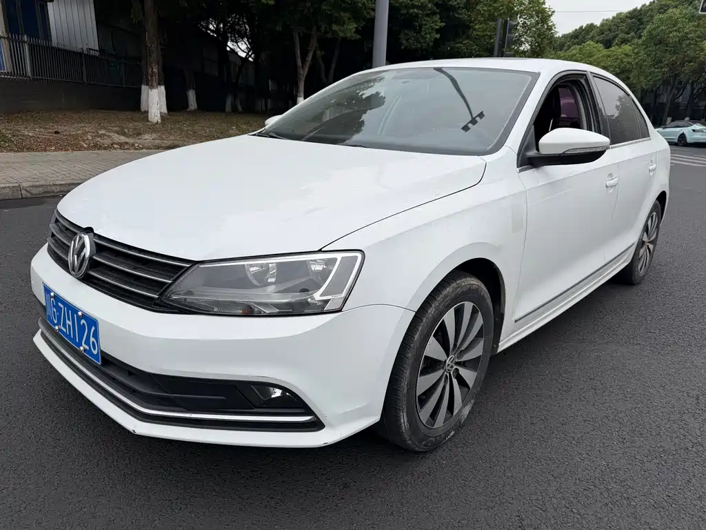 Volkswagen Sagitar 2016