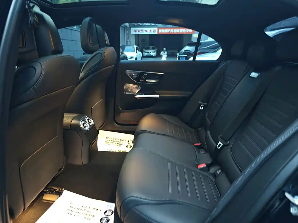 Mercedes-Benz C-Class — миниатюра 9