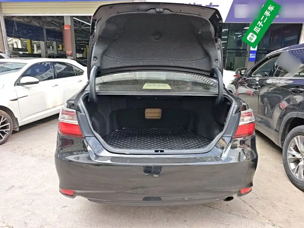 Toyota Camry — миниатюра 19