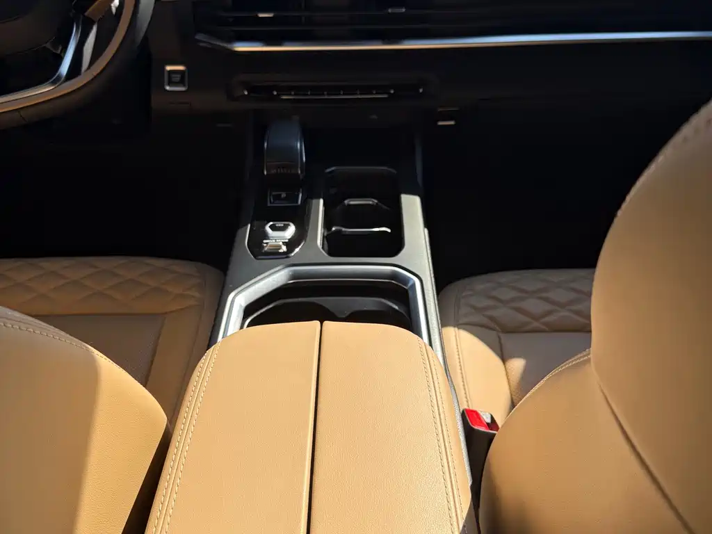 Geely Haoyue L — миниатюра 13