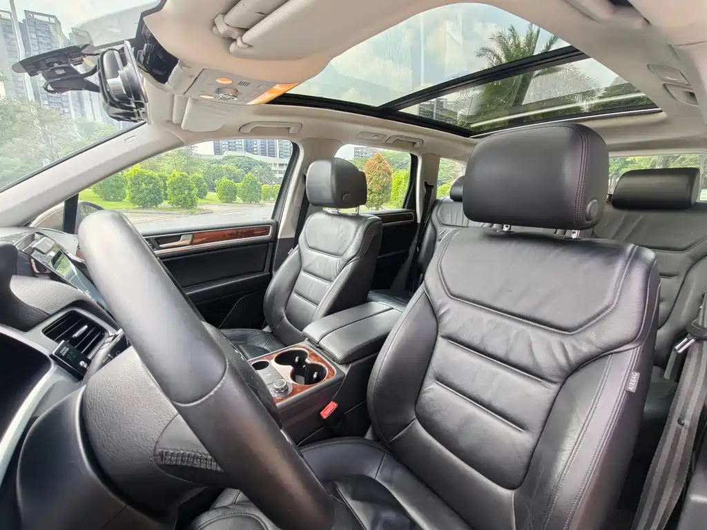 Volkswagen Touareg — миниатюра 12