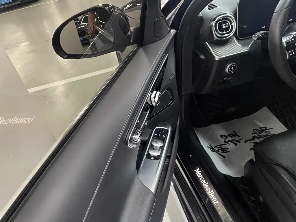 Mercedes-Benz C-Class — миниатюра 13