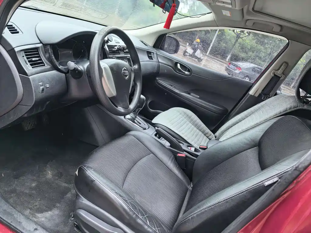 Nissan Tiida — миниатюра 3