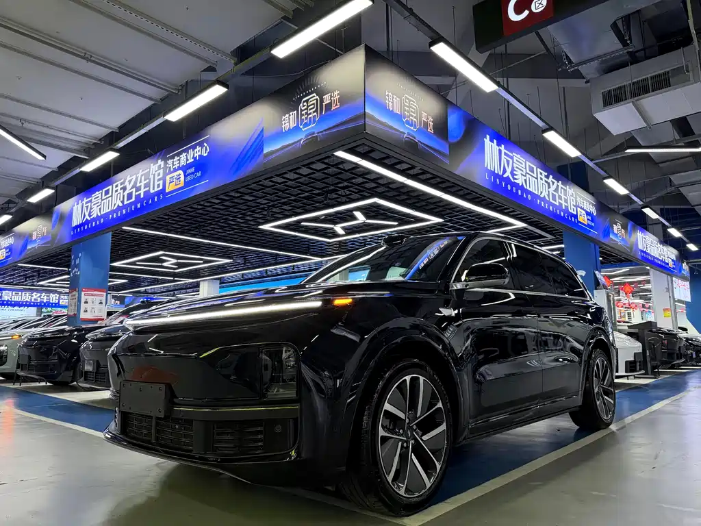 Li Auto Li L9 2025