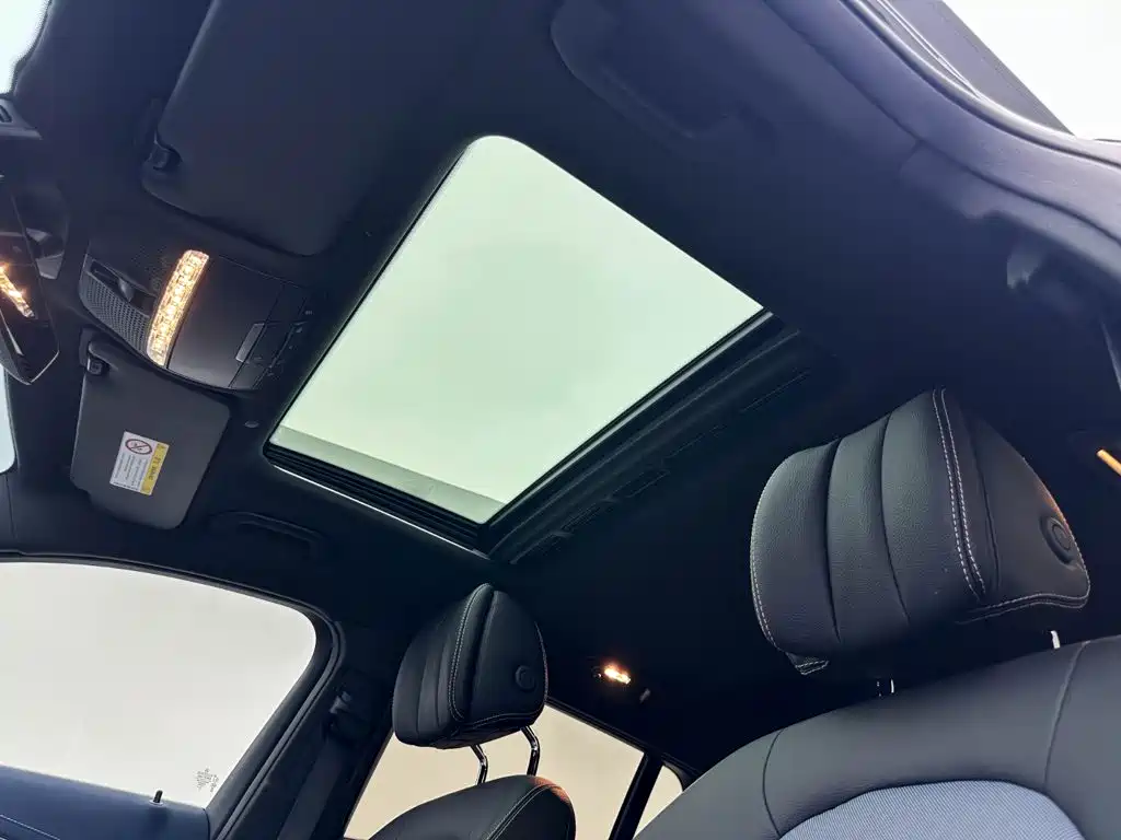 Mercedes-Benz EQC — миниатюра 31