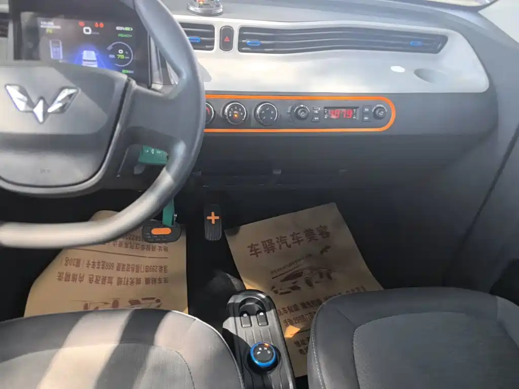 Wuling MINIEV — миниатюра 13