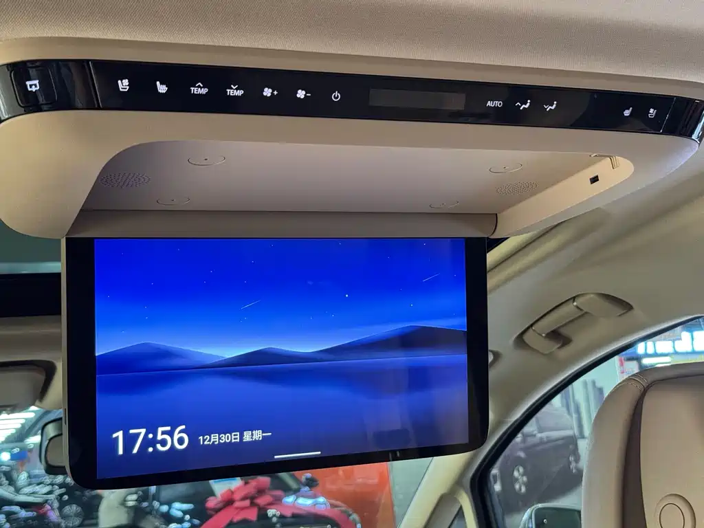 Buick GL8 Hybrid — миниатюра 13