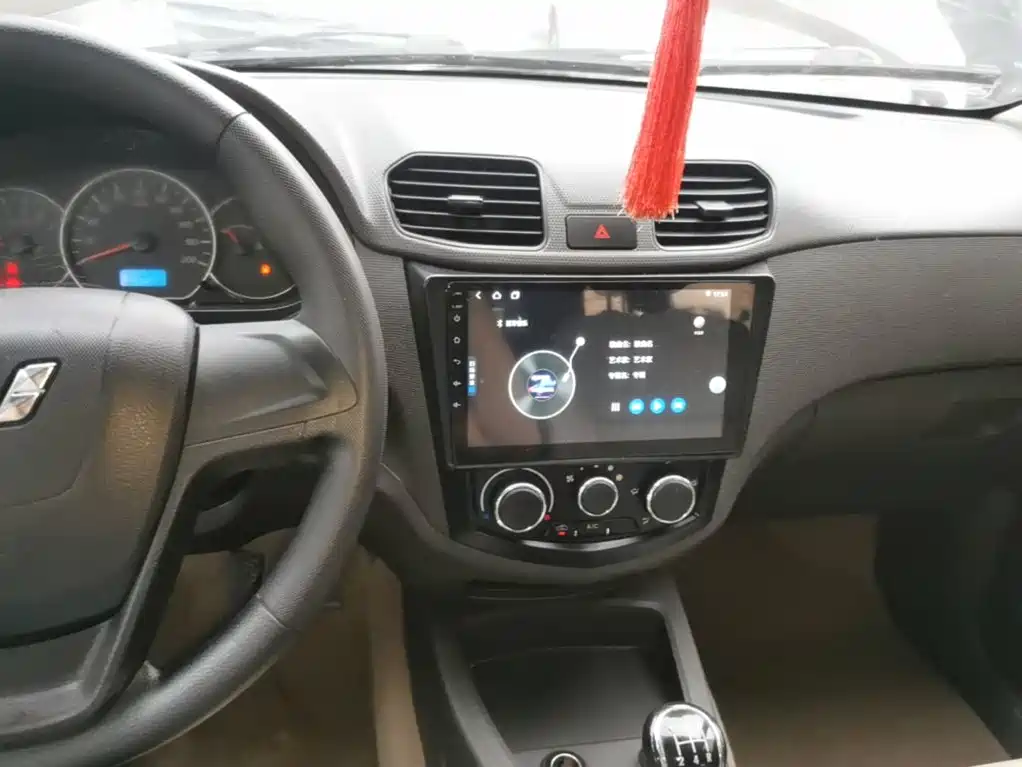 Wuling Hongguang — миниатюра 13