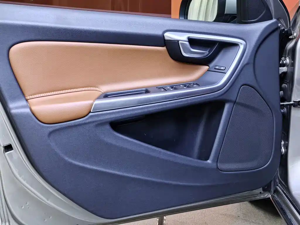 Volvo S60 — миниатюра 16