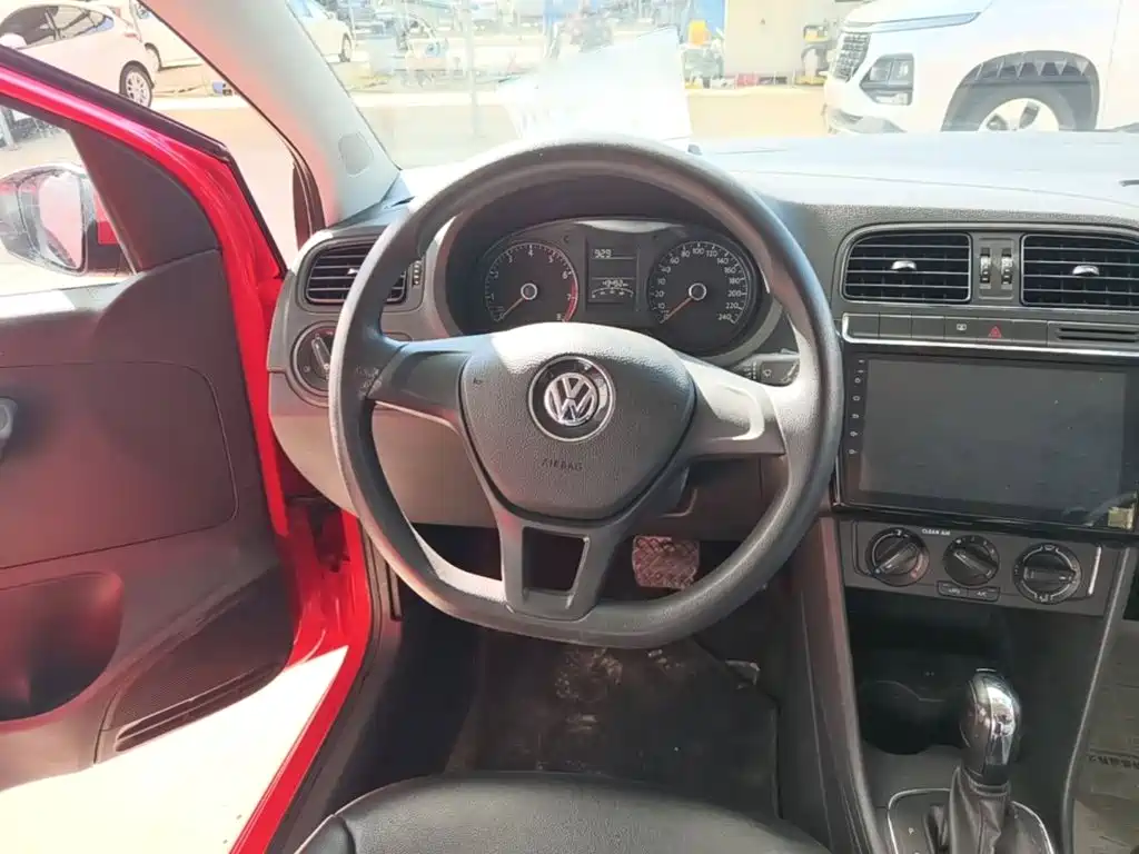 Volkswagen Polo — миниатюра 11