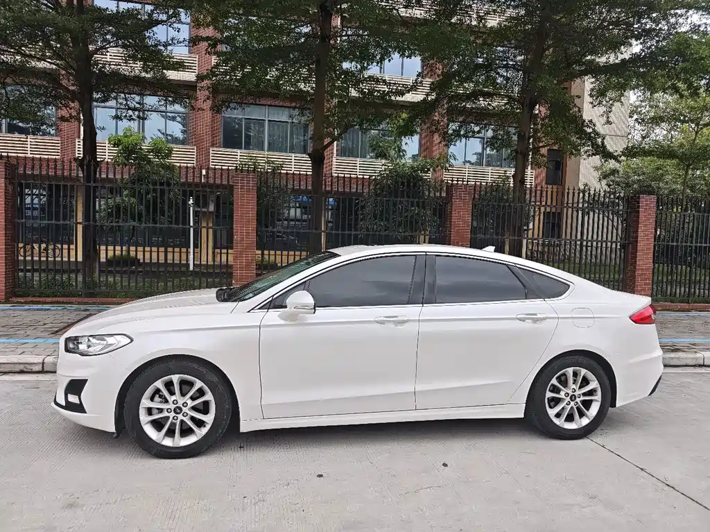 Ford Mondeo — миниатюра 3
