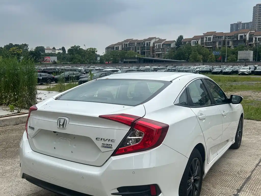Honda Civic — миниатюра 9