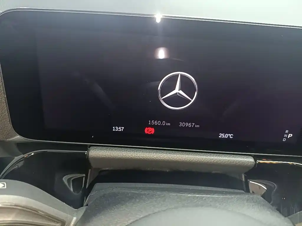 Mercedes-Benz GLA — миниатюра 12