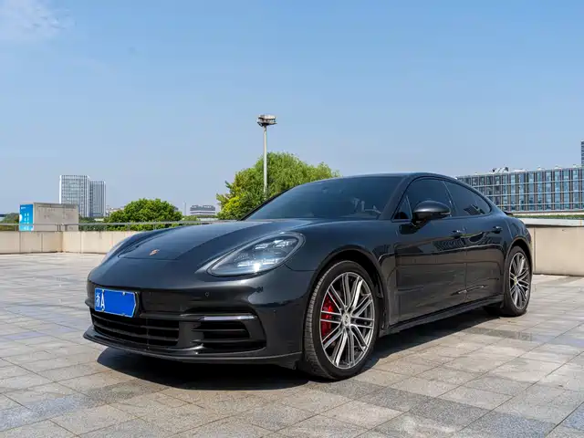 PORSCHE PANAMERA 2018