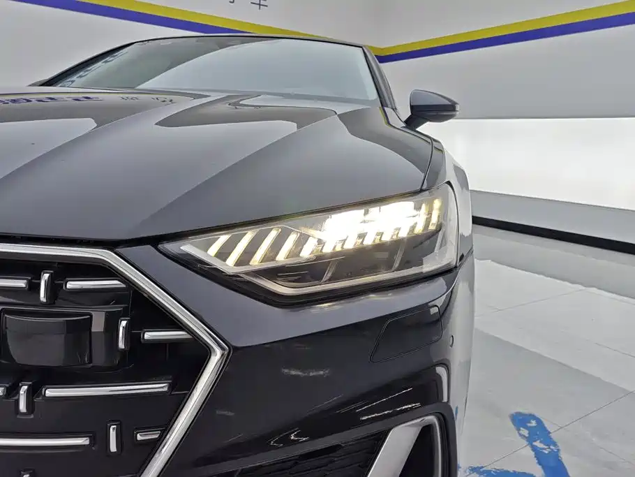 Audi A7L — миниатюра 5