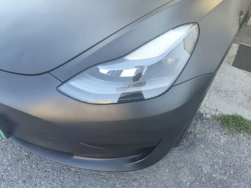 Tesla Model 3 — миниатюра 24