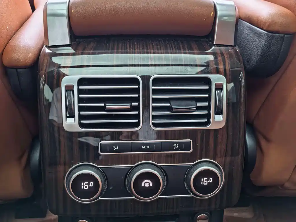 Land Rover Range Rover — миниатюра 16