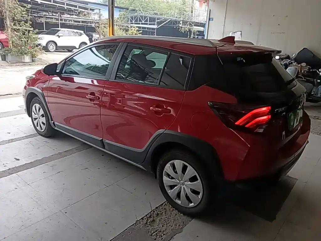 Toyota Yaris L — миниатюра 5