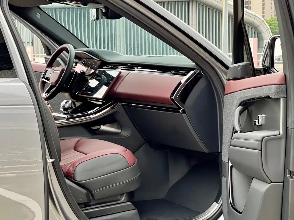 Land Rover Range Rover Sport 2025 400PS Dynamic SE