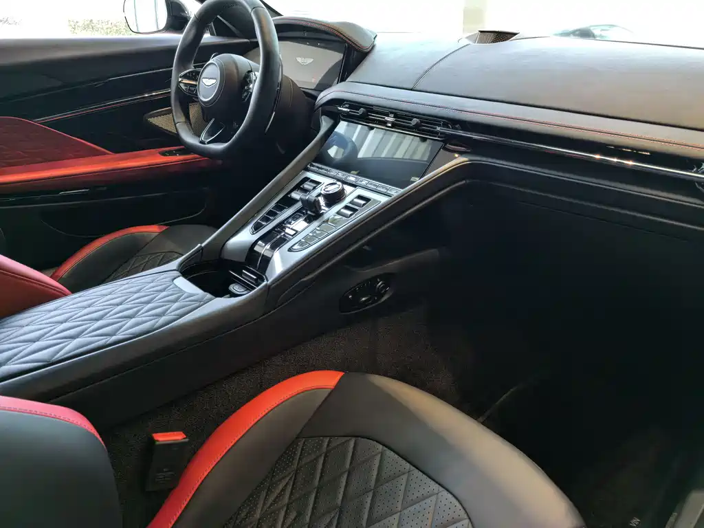 Aston Martin DB12 2025 4.0T V8 Coupe