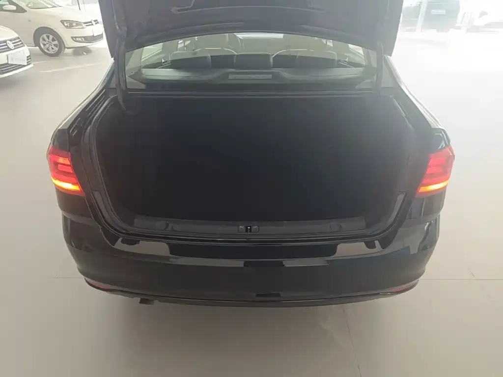 Volkswagen Lavida — миниатюра 19