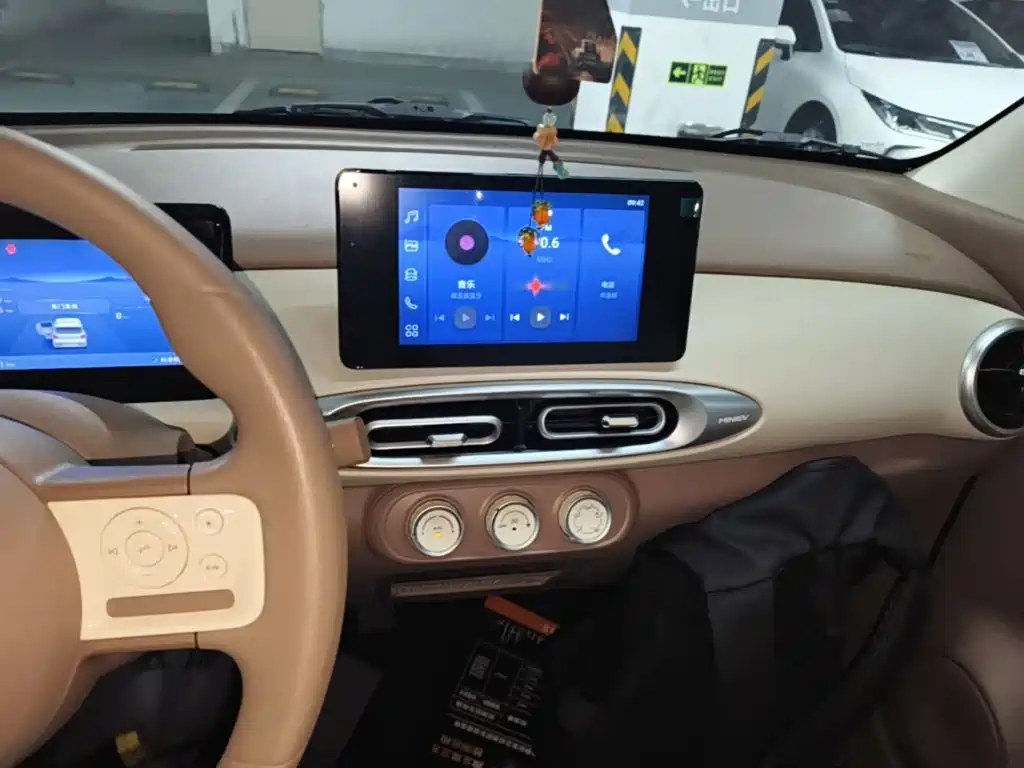 Wuling MINIEV — миниатюра 13