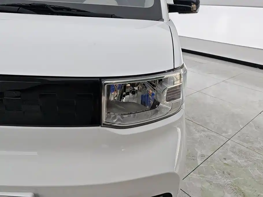 Wuling MINIEV — миниатюра 5