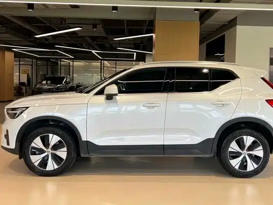 Volvo XC40 — миниатюра 3