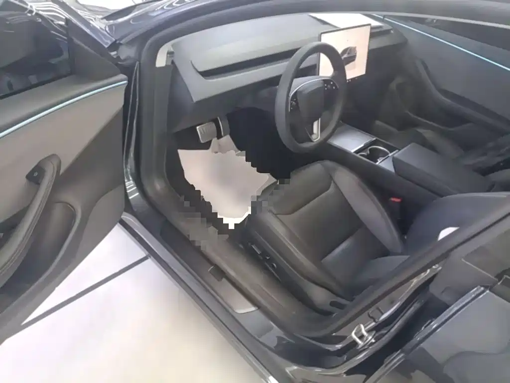 Tesla Model 3 — миниатюра 15
