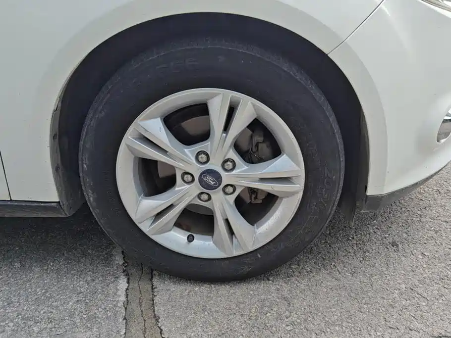 Ford Focus — миниатюра 6