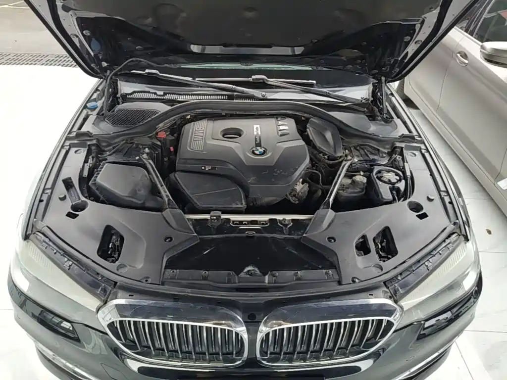 BMW 5 Series — миниатюра 20
