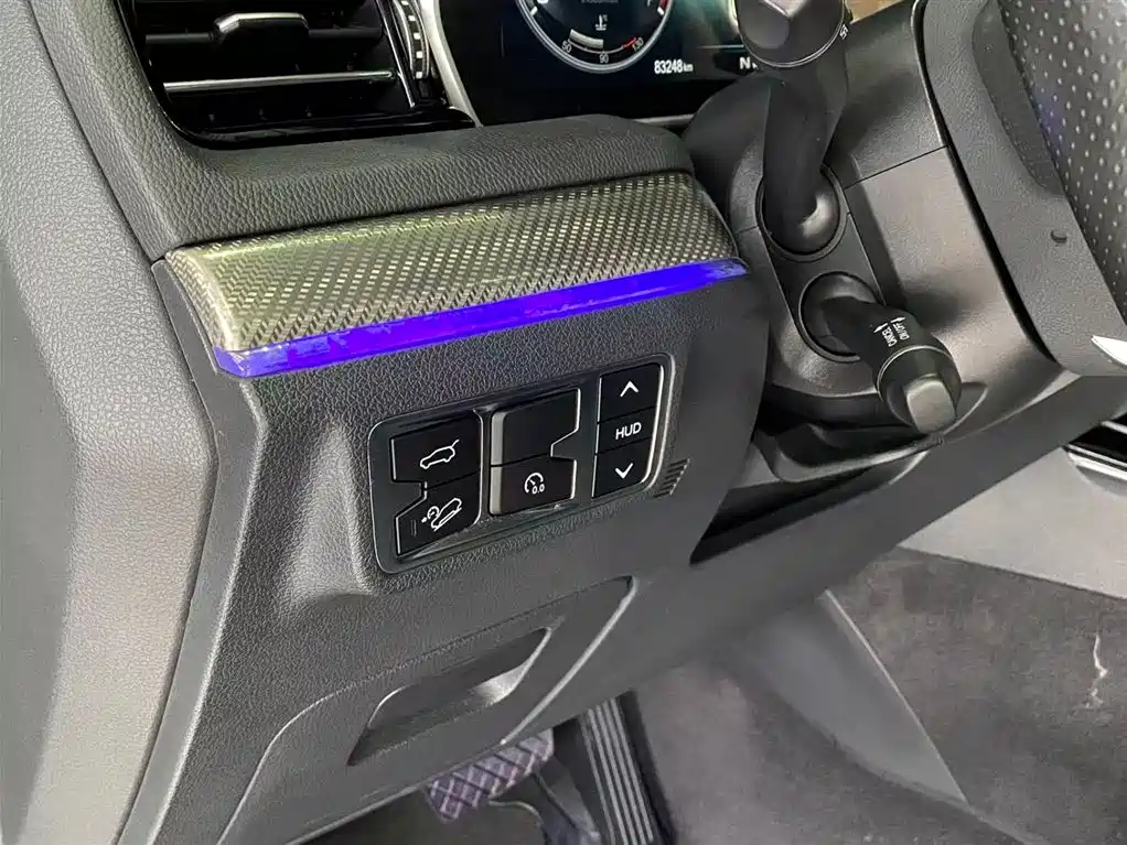Hongqi HS5 2019 2.0T