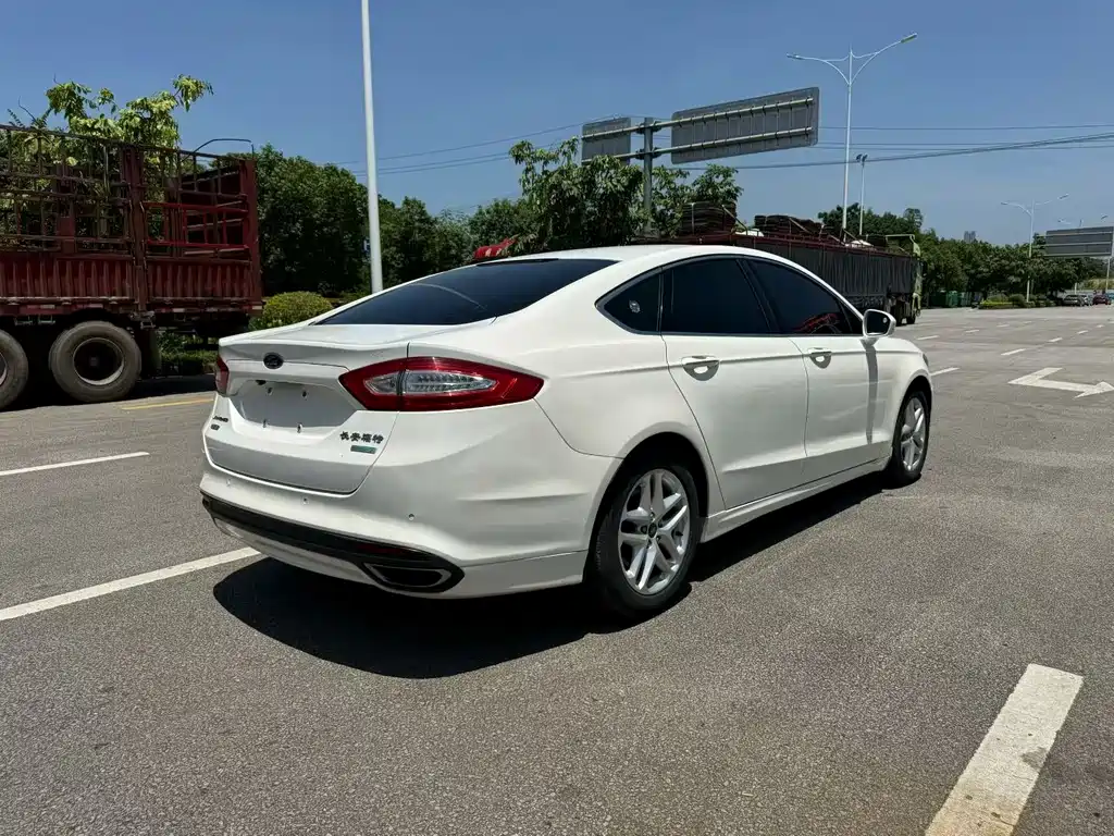 Ford Mondeo — миниатюра 4