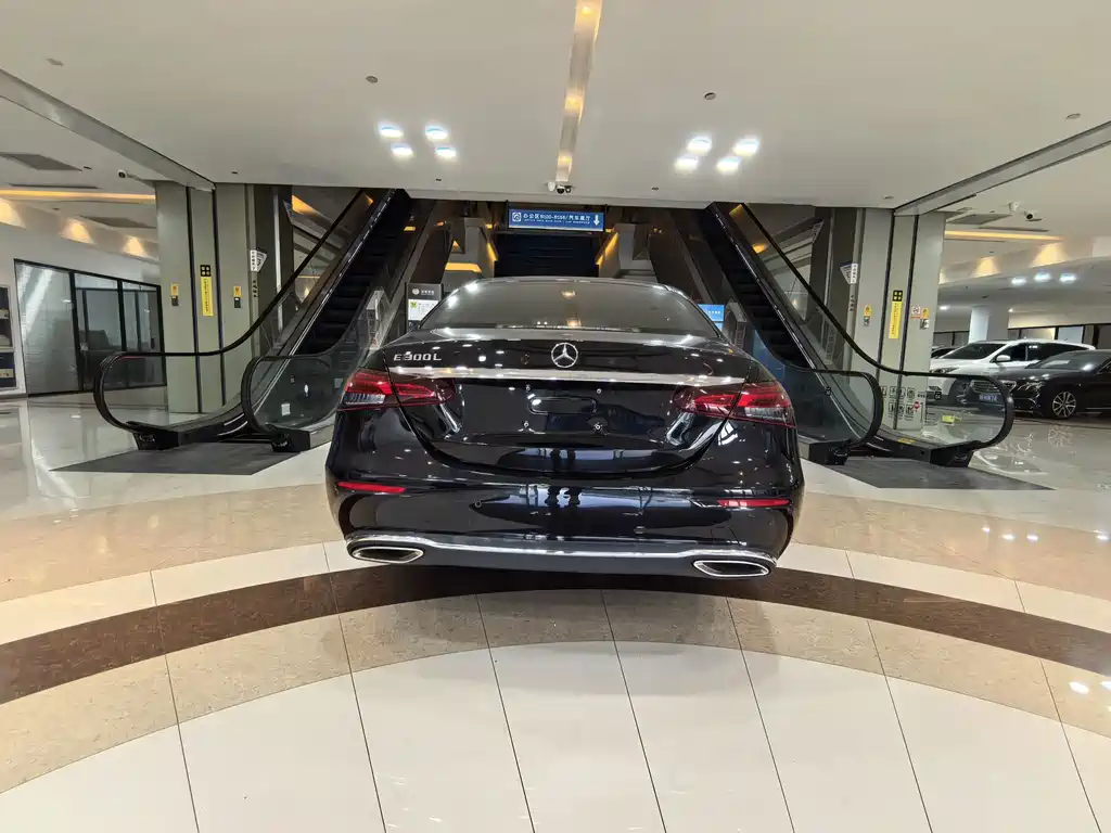 Mercedes-Benz E-Class — миниатюра 15