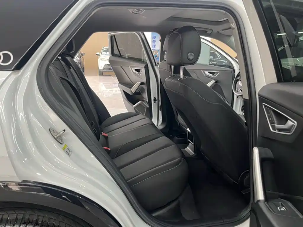 Audi Q2L — миниатюра 2