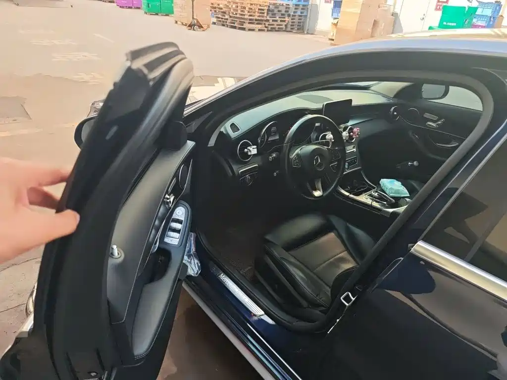 Mercedes-Benz C-Class — миниатюра 14