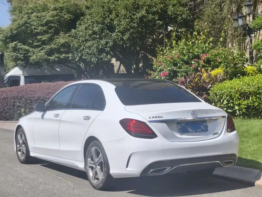 Mercedes-Benz C-Class — миниатюра 6