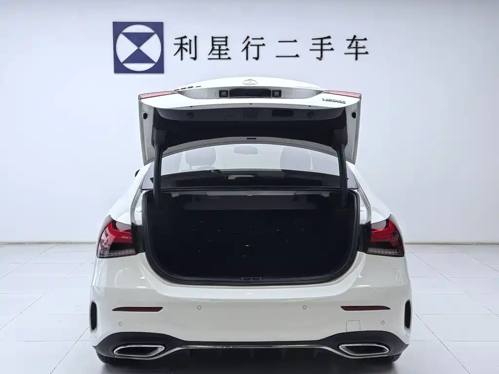 Mercedes-Benz A-Class A 2023 A 200 L Fashion
