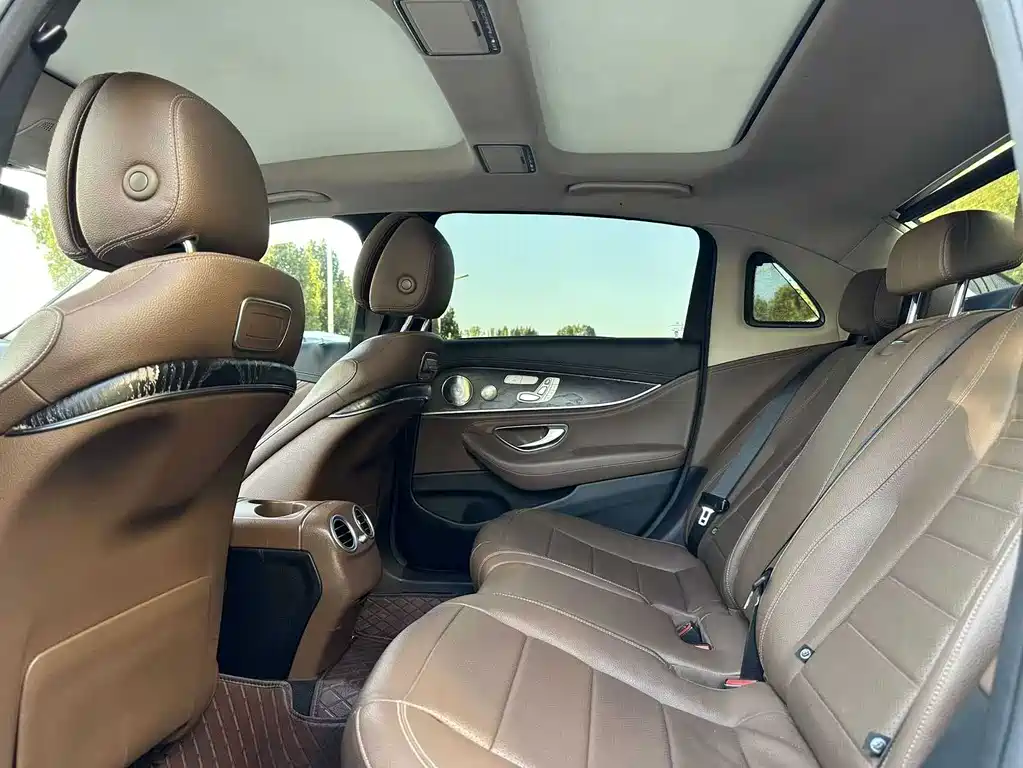Mercedes-Benz E-Class — миниатюра 4