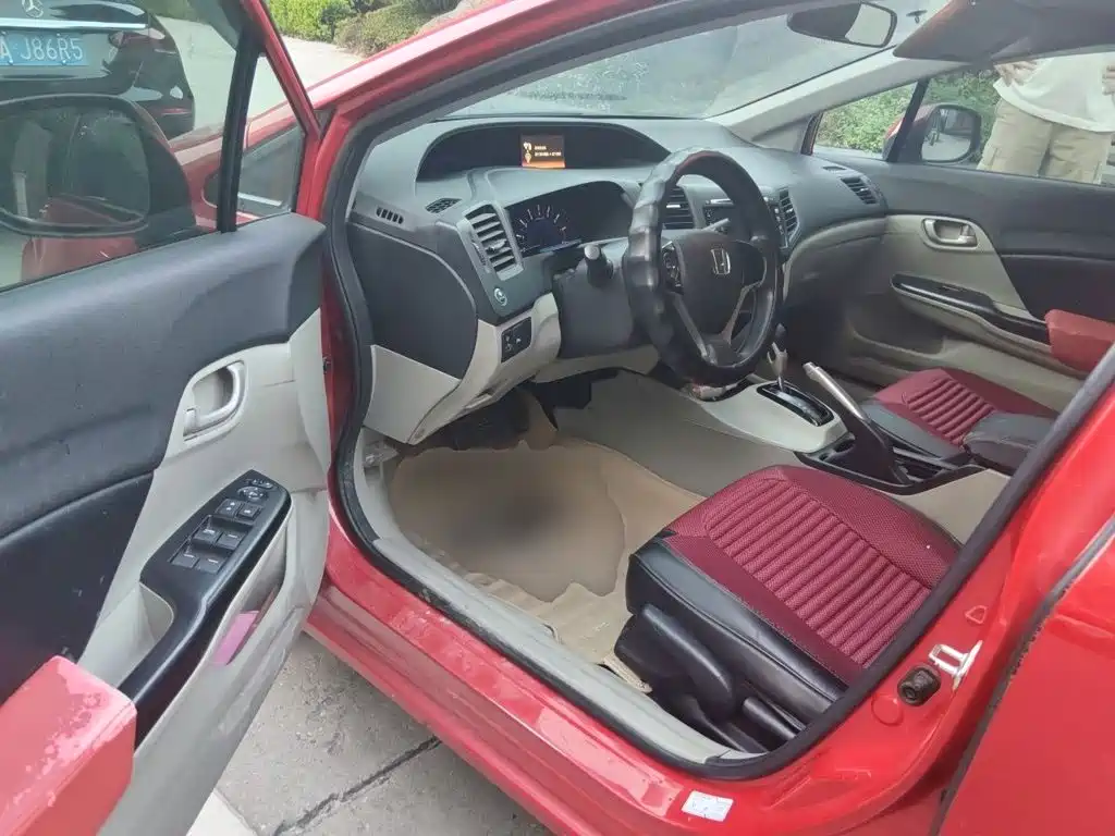Honda Civic — миниатюра 12