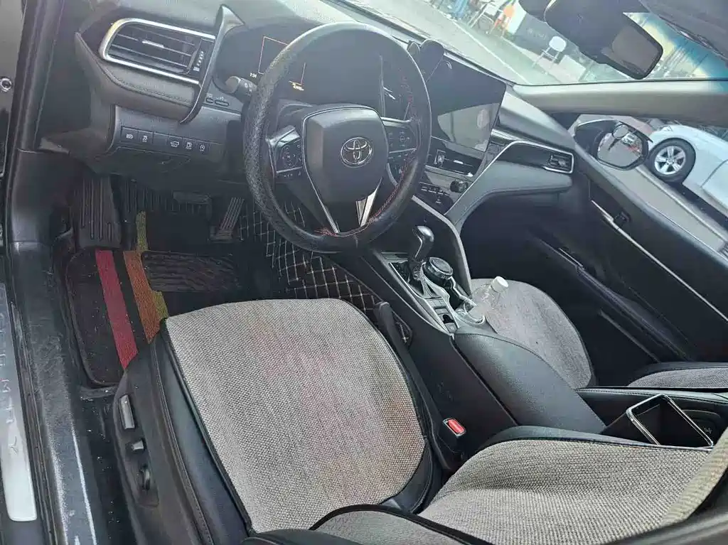 Toyota Camry — миниатюра 2